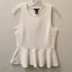 ⚡️2for$20⚡️H&M Cream Peplum Top